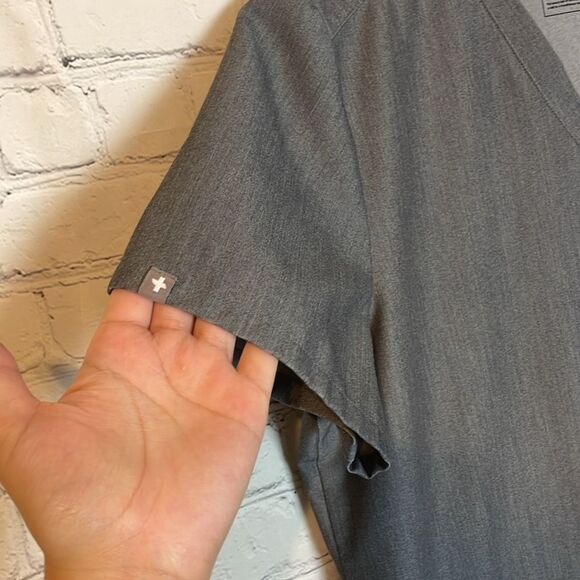 Figs Gray Pant and Top Set Size Large - Picture 11 of 16